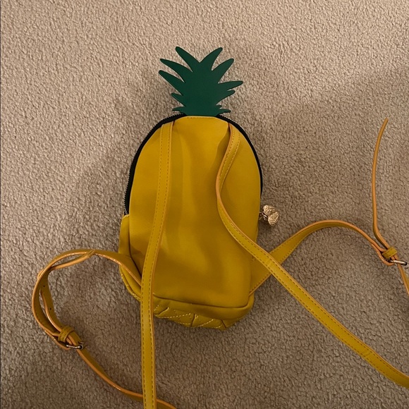 Betsey Johnson “Pineapple of My Eye” Yellow Mini Backpack NWOT - Picture 4 of 8